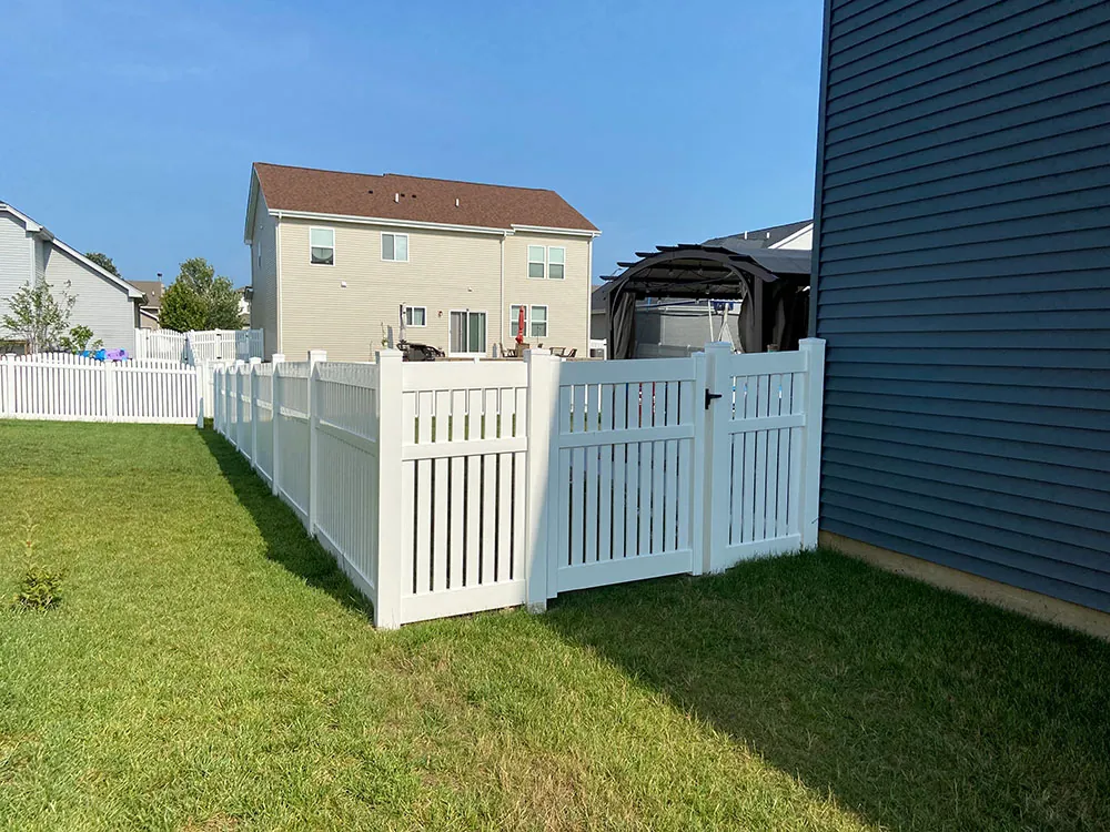 5' White Vinyl Semi-Privacy install in Frankfort