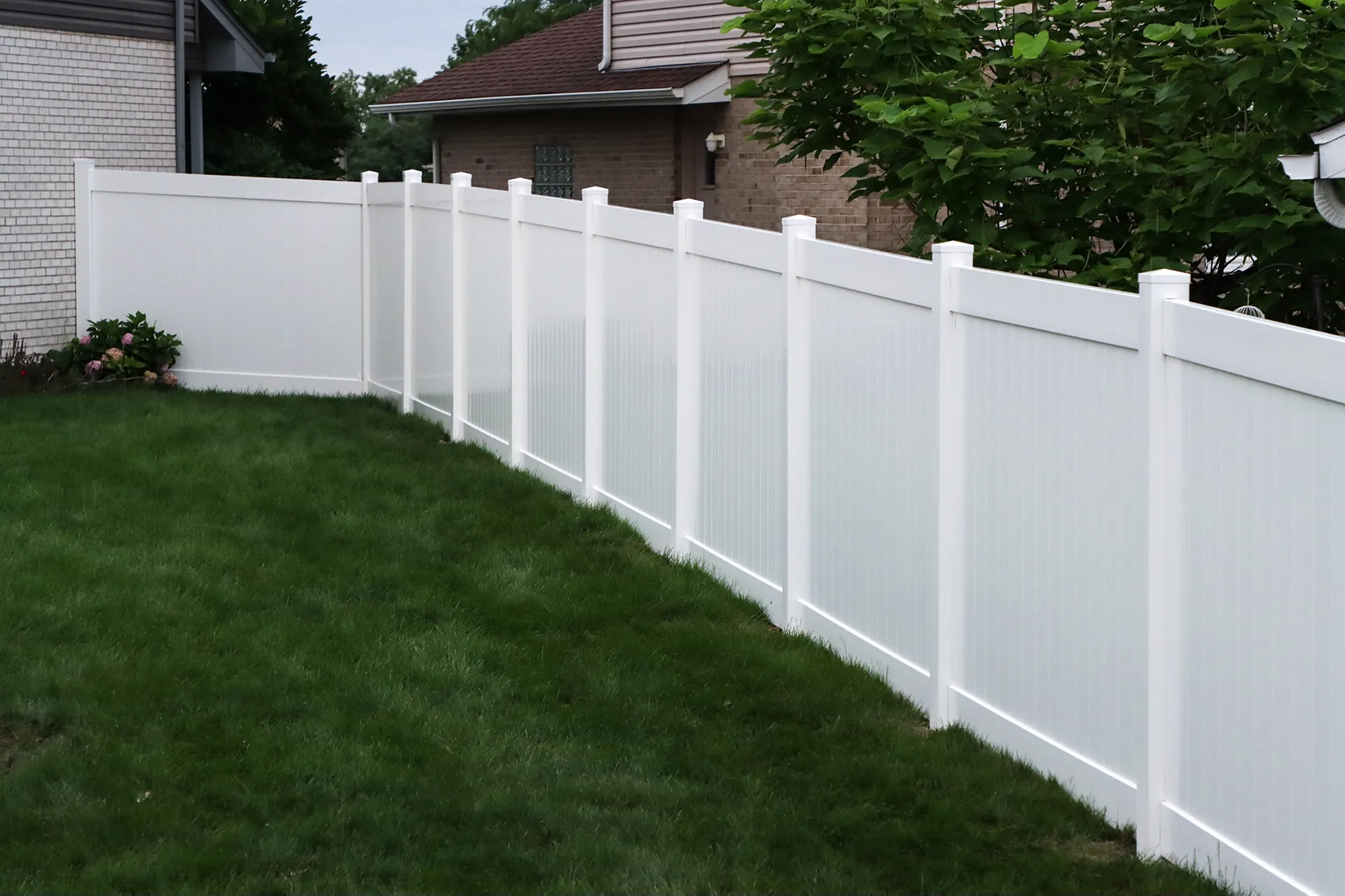 6' White Vinyl Privacy install in Orland Park