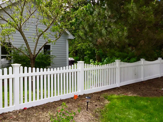 White Vinyl Picket — Frankfort