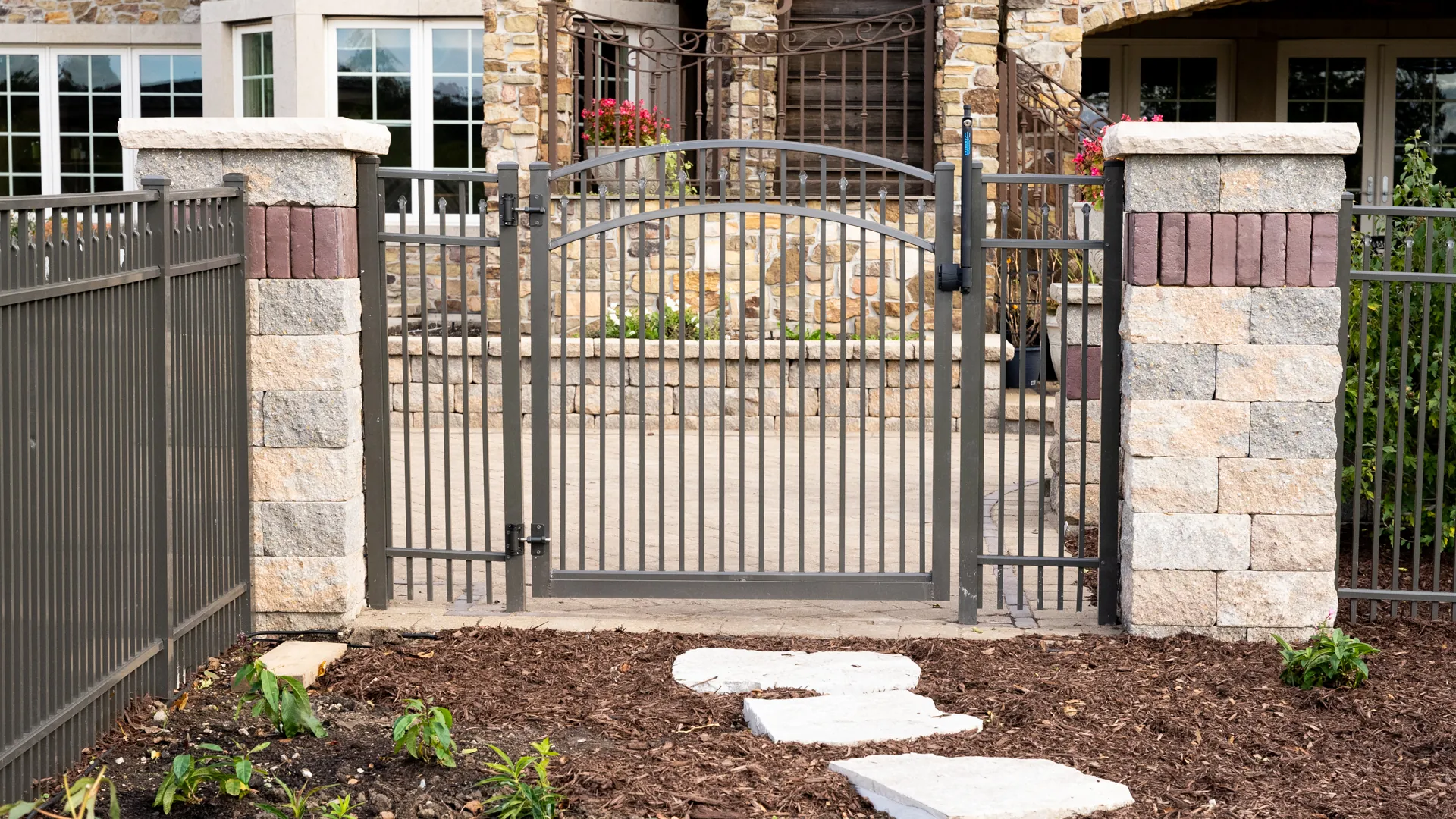 Bronze Aluminum Fence & Gate install in Woodridge